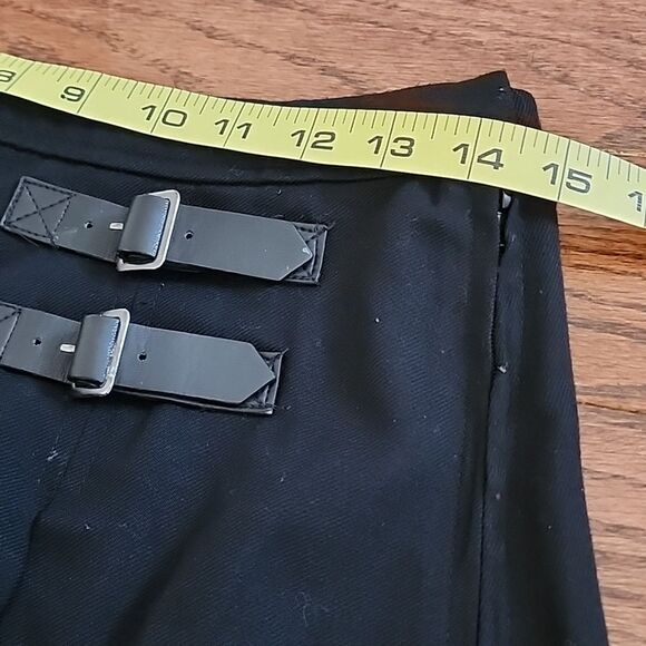 Hot Topic Black Pleated Buckled Mini Skirt Size Medium Goth Grunge Punkcore - Picture 5 of 8